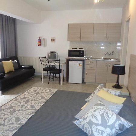 Irene'S Apartments ลิมาซอล ภายนอก รูปภาพ