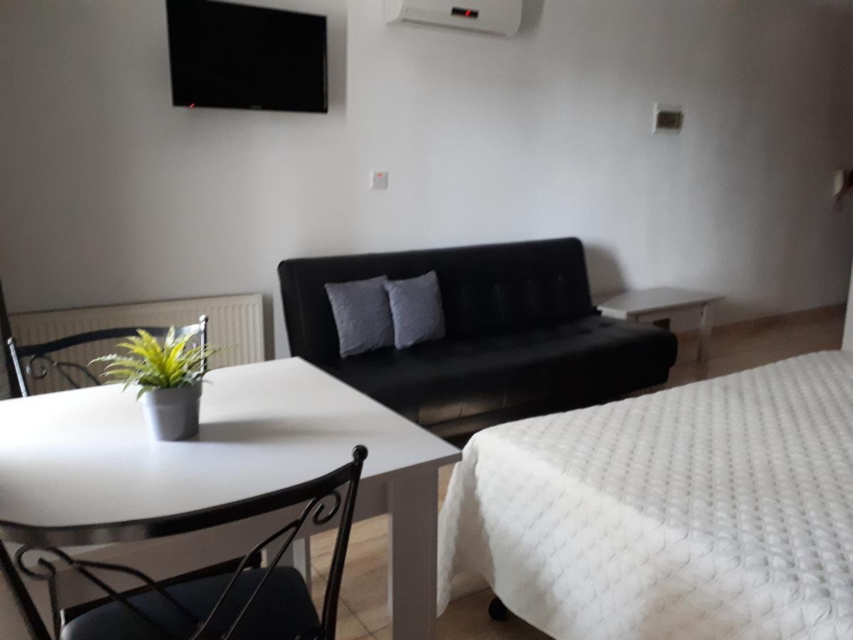 Irene'S Apartments ลิมาซอล ภายนอก รูปภาพ
