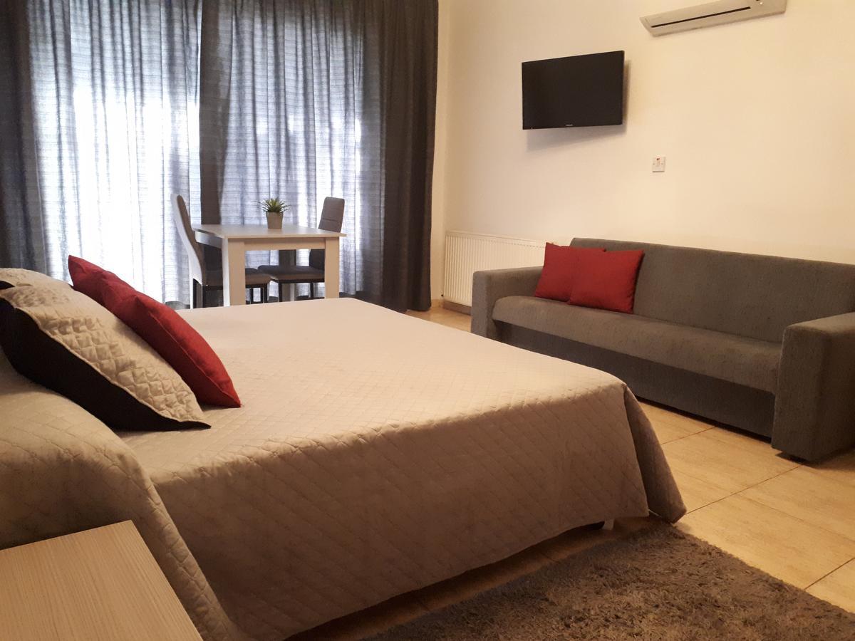 Irene'S Apartments ลิมาซอล ภายนอก รูปภาพ